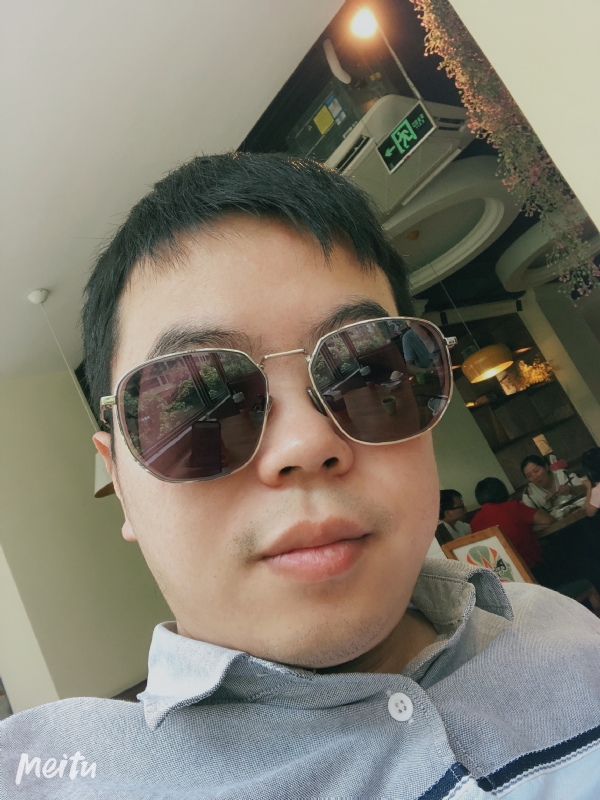 月台等路人的第一张照片--霞浦相亲网